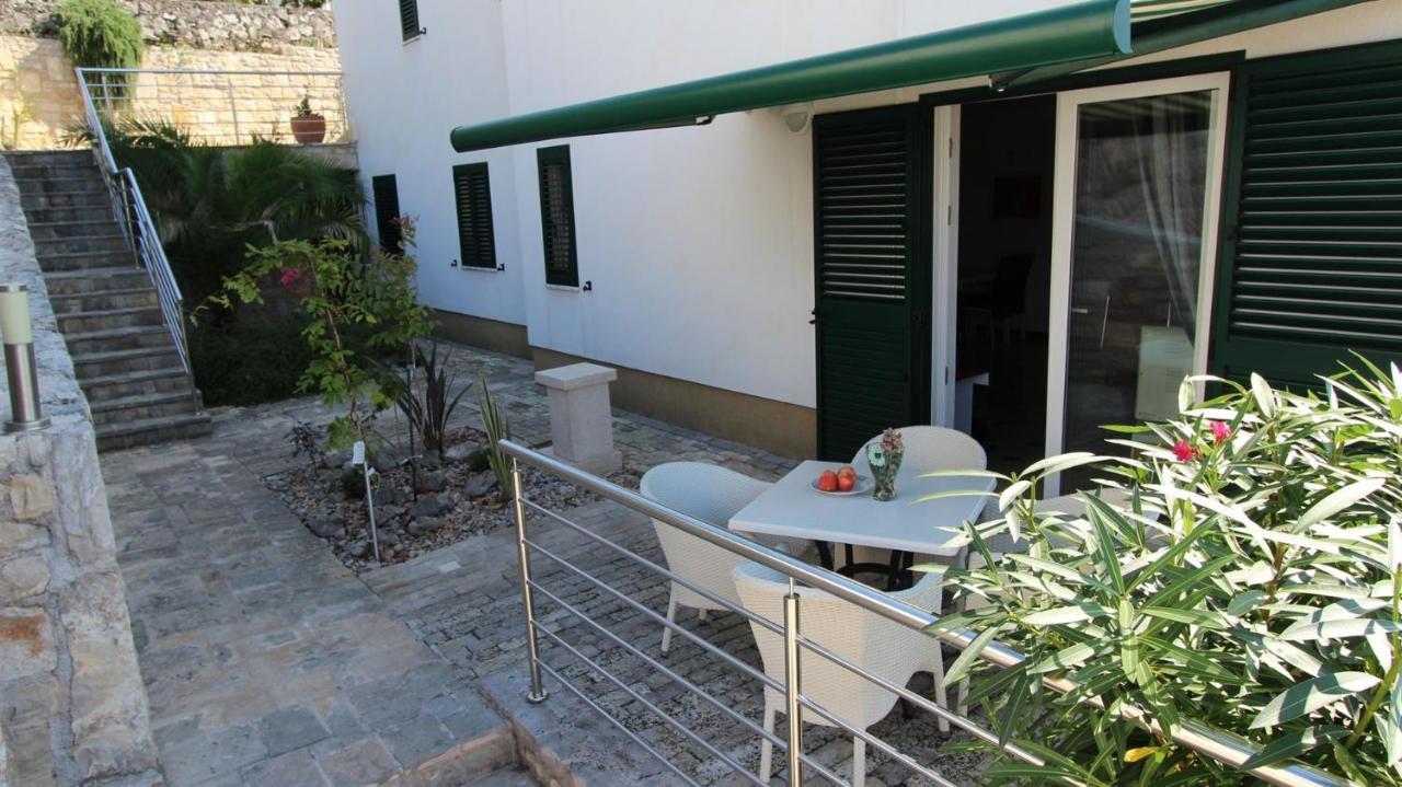 Apartments Adria Malinska Exterior foto
