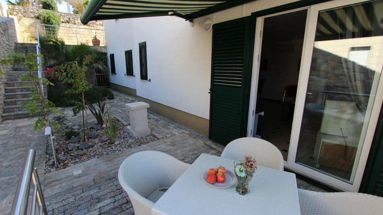 Apartments Adria Malinska Exterior foto