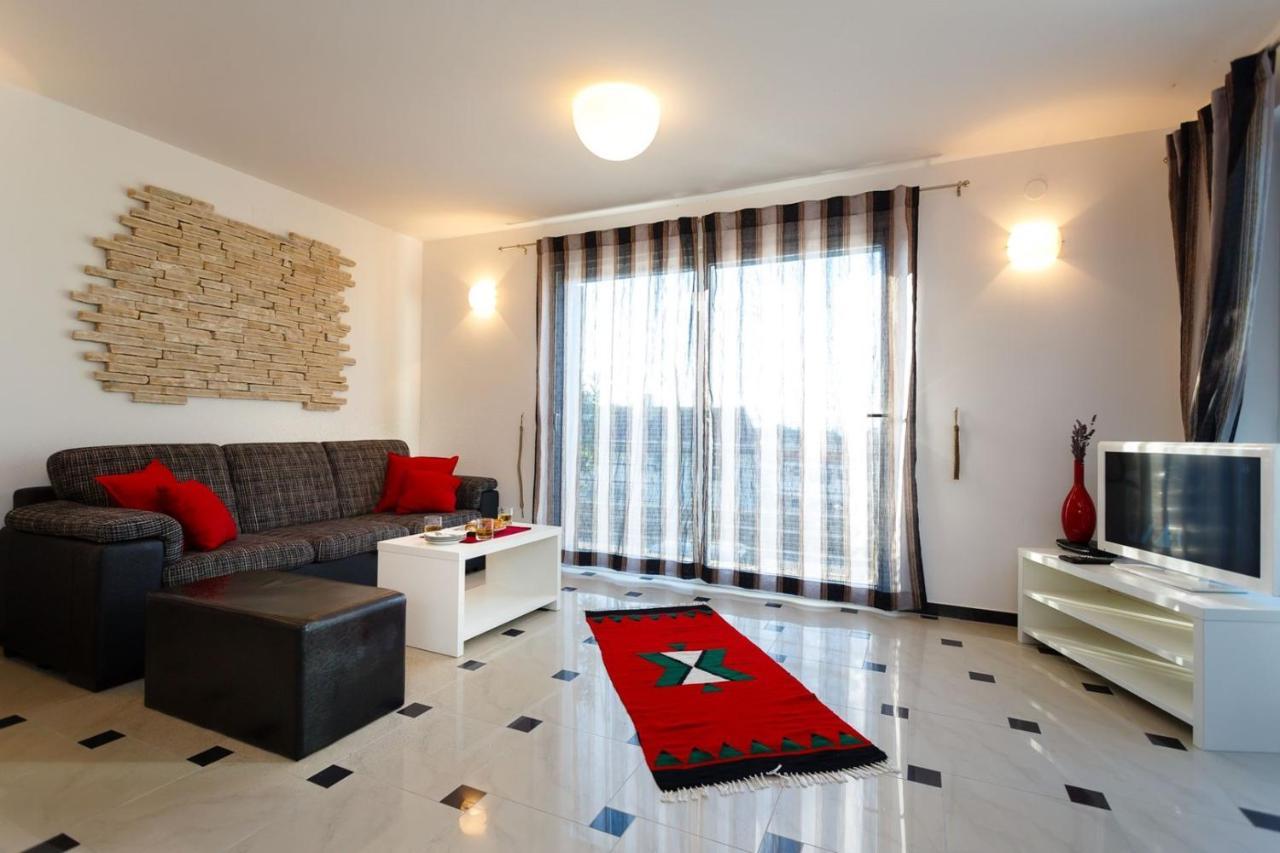 Apartments Adria Malinska Exterior foto